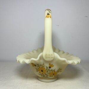 Vtg Fenton Hand Painted Ruffled Edge Basket Daisy Floral Signed 7.5” Art Glass